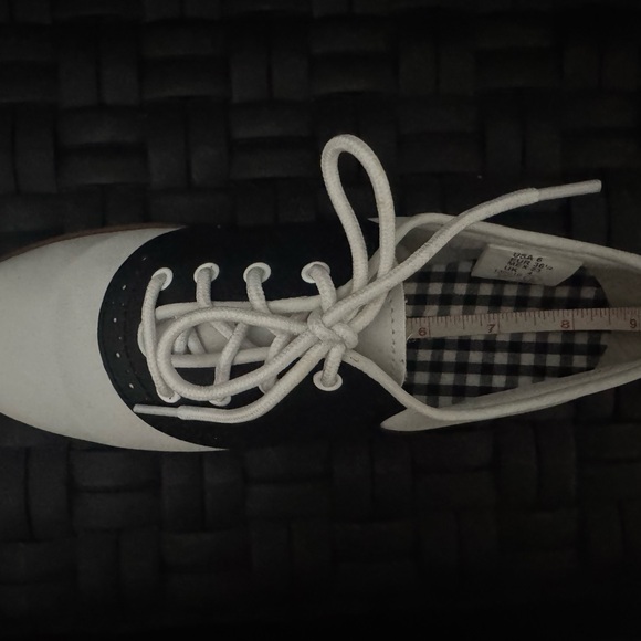 Classic Black and White Women's Oxfords Saddle shoes 6 - Picture 10 of 13